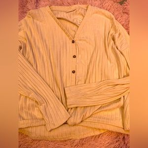 SO cropped, cream long sleeve, size XL